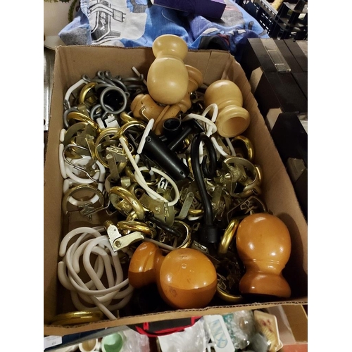 617 - Box Of Curtain Fittings & Hooks