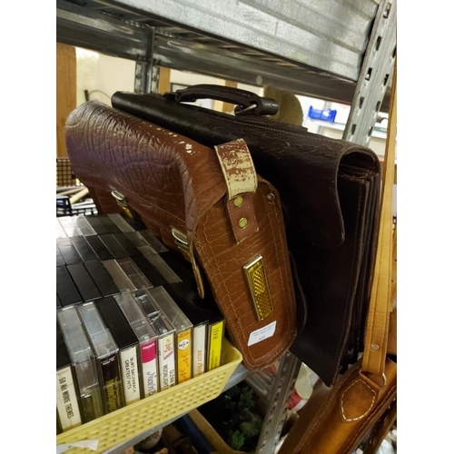 619 - 2 Attaché Cases