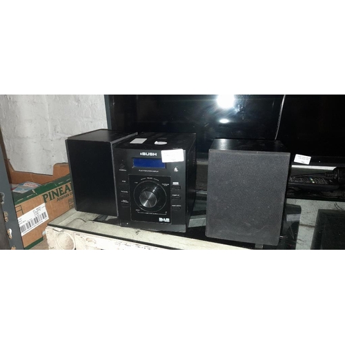 705 - Radio With Speakers And Cd Player With Remote Control