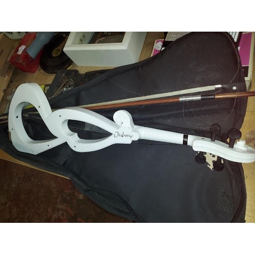 147 - White Electric Violin With Dish And Lead Bowl