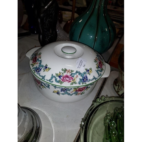 520 - Royal Doulton Tureen