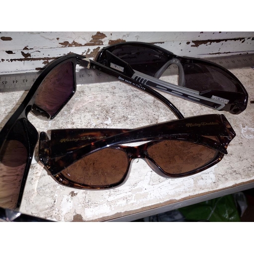 357 - 4 Pairs Of Sunglasses Including Dior And Harley Davidson And Bloc