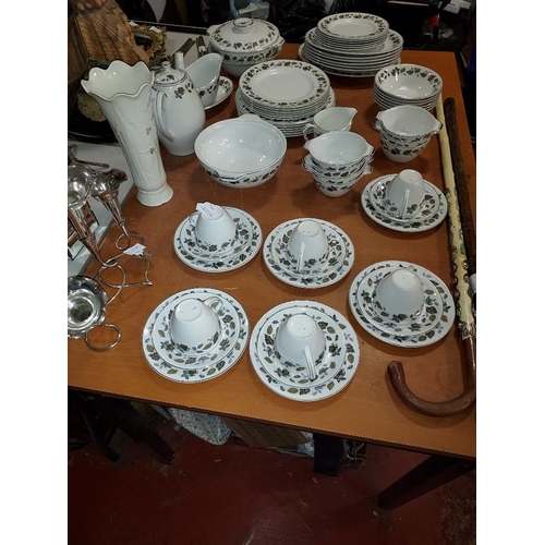 452 - Large Alfred Meakin Springwood Patterned Dinner/Tea Set No Sugar Bowl And Lid Missing From Tureen