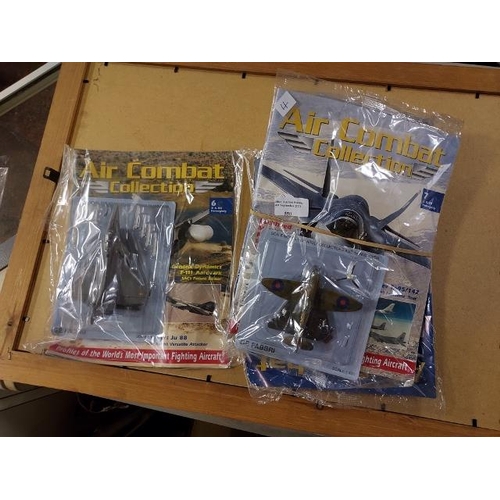 550 - 4 X Air Combat Planes Including Spitfire Stuka Plus Others Mint And Packed