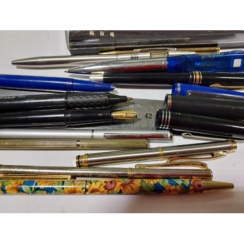 382 - Bag Of Old Interesting Pens