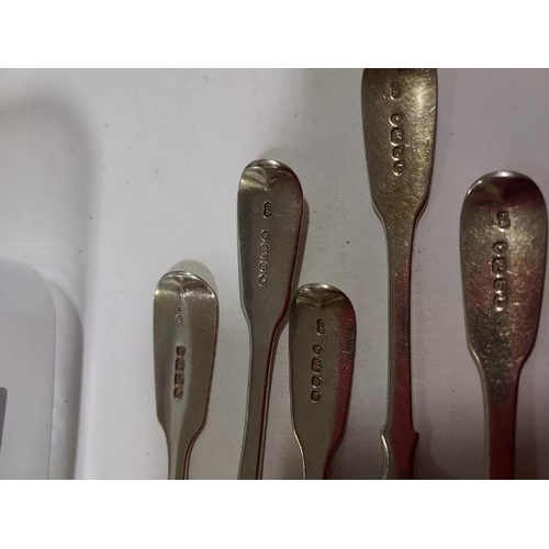 421 - 5 Silver Teaspoons Weights 89G