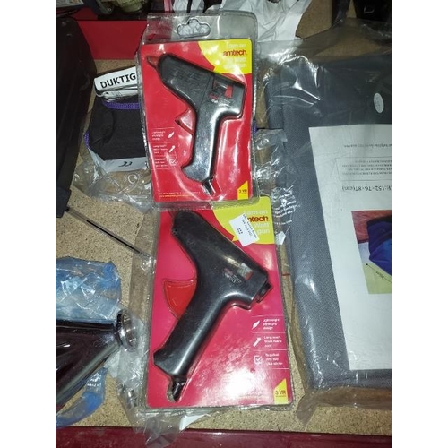 222 - 2x Glue Guns, 1 Large, 1 Small