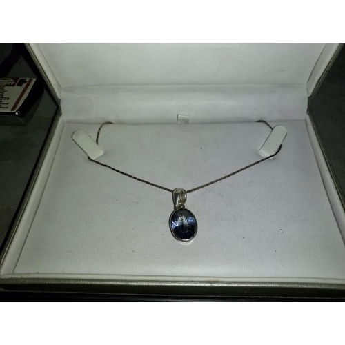 378 - Vintage Blue Stone Solid Silver Pendant On Chain