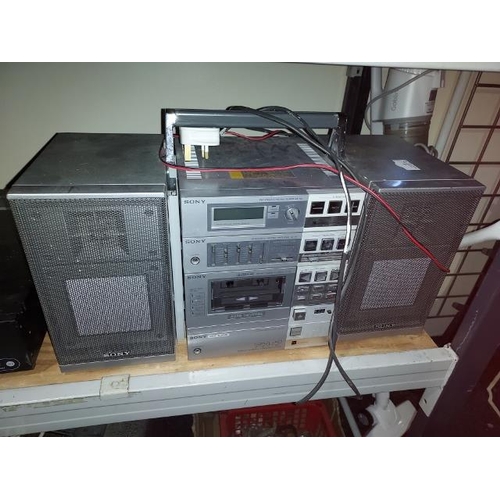 97 - Vintage Sony Music System With Speakers