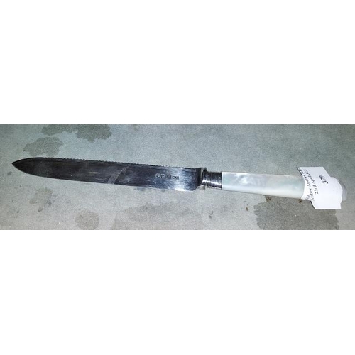 400 - Silver Bladed Mother Of Pearl Handle Cake Knife