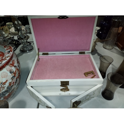 485 - White Floral Patterned Painted Jewellery Box