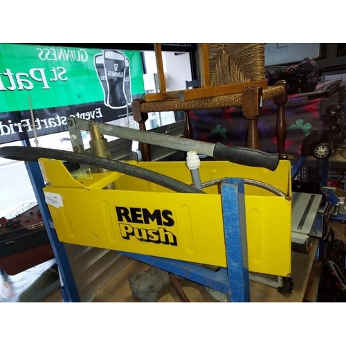 77 - Rems Push Pressure Tester