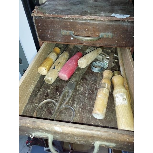 74 - Old Small Drawer Unit Containing Tools, Mainly Chisels