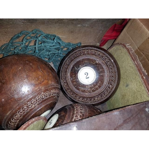 178 - Leather Case With 4 Wooden Garden Bowls