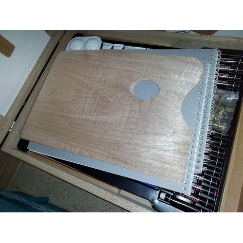 604 - Royal And Langnickel All Media Easel Artist Set, 150 Piece,  In Wooden Case, With Box, Unused As New