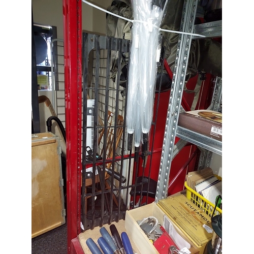 165 - Land Rover Defender Grille