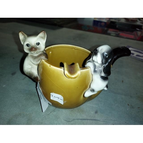 285 - Pipe Shape Ashtray With Cat And Dog Decoration