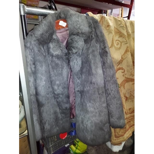 22 - Vintage Ladies Grey Rabbit Fur Jacket Size 12