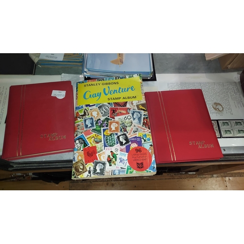 599 - 3 Stamp Albums With Lots Of Stamps Inside Plus Banknotes Inside