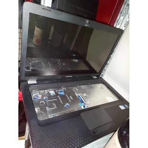 143 - Compaq Presario Cq56 For Spares, Toshiba Satellite C850 Laptop, No Charger, Powers On But Screen Doe... 