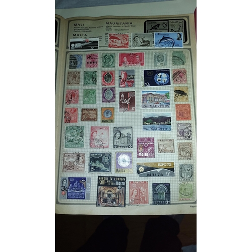 599 - 3 Stamp Albums With Lots Of Stamps Inside Plus Banknotes Inside