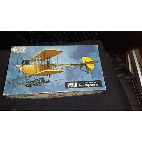 266 - Pyro Avro Biplane 1911 Plastic Model Kit