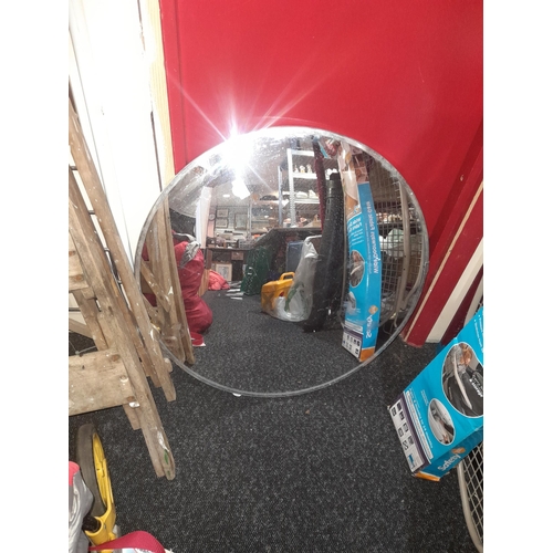 662 - Large 65cm Convex Driveway Mirror And Bracket