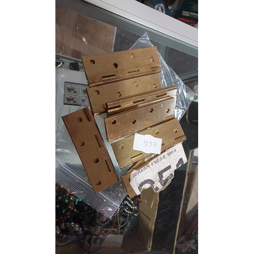 666 - Small Quantity Of Brass Hinges