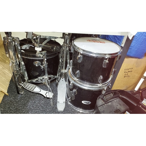 622 - 5 Drums Plus Accessories, Missing Stands