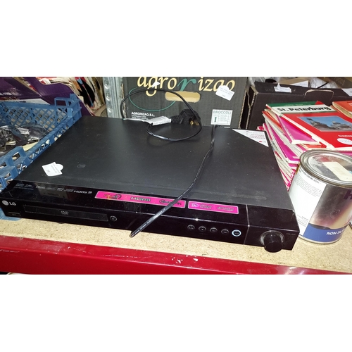 195 - LG DVD Player / Recorder