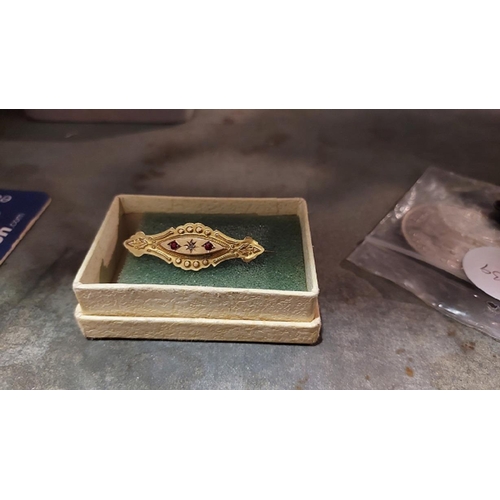 339 - 9ct Gold Brooch With Red And White Stones