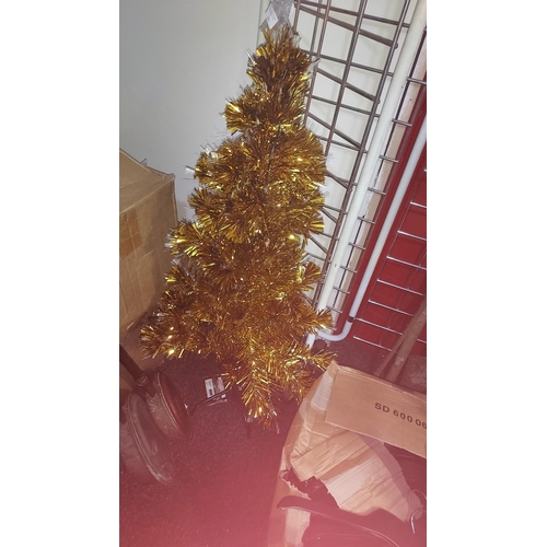 650 - Gold 4ft LED Christmas Tree