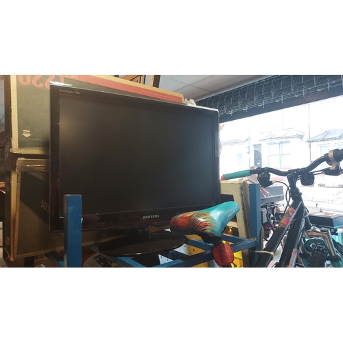 78 - Samsung 22 Inch Wide Monitor With Box. T220