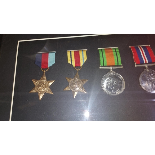 454 - 5 WW2 Medals Including African Star And 1939-1945 Star