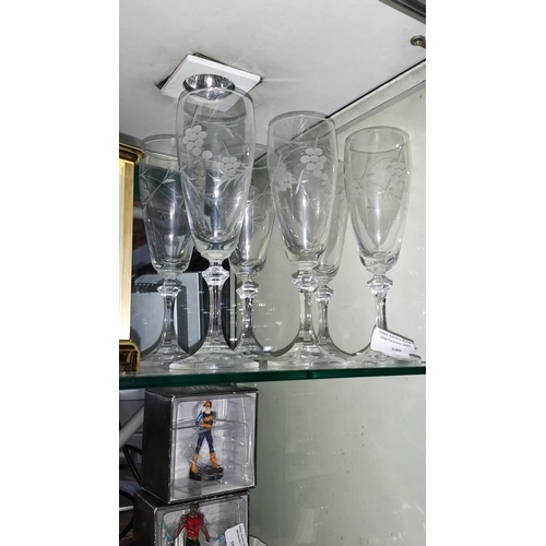 390 - Set Of 6 Fruit Etched Glasses