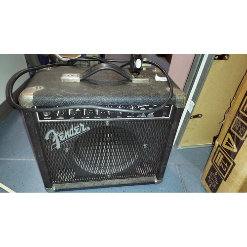 594 - Fender Guitar Amp