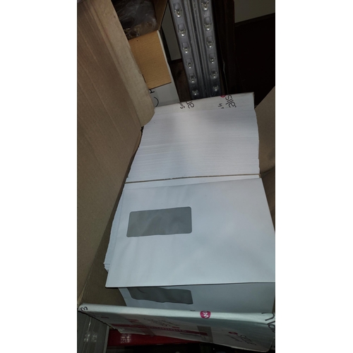 582 - Large Selection Of A5 Envelopes Including Plastic Window Envelopes