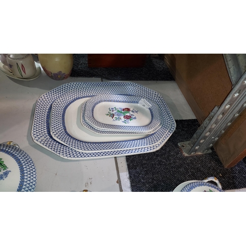 Copeland Spode Floral Patterned Dinner Set Including Graduating Meat