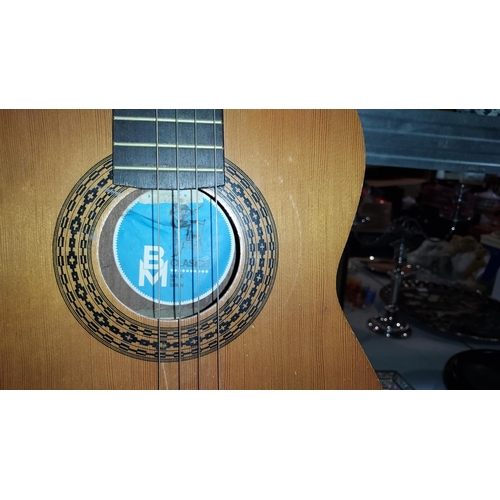 420 - Bm Classico Spanish Guitar, Needs New Strings