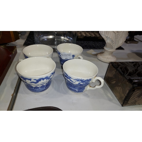 439 - 4 Hampton Court Blue And White Cups