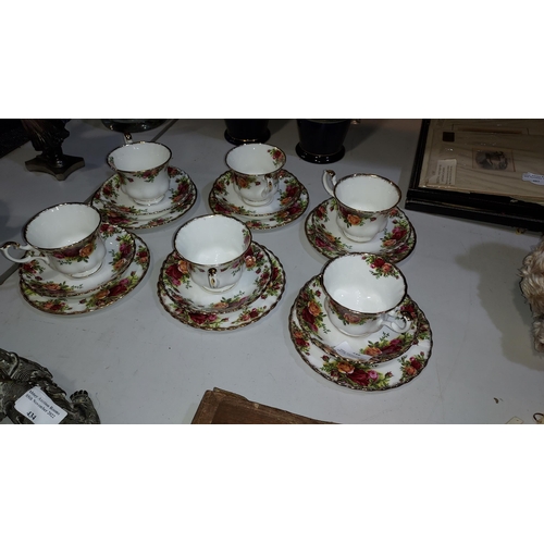 457 - Set Of Royal Albert Country Roses Trios x6