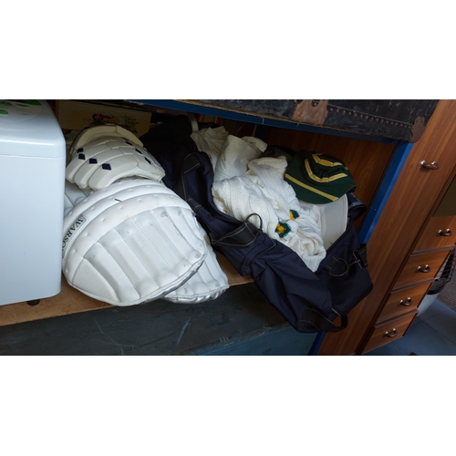 86 - Selection Of Cricket Items