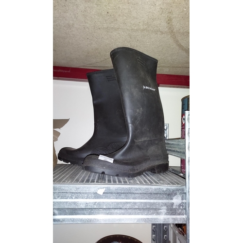 607 - Black Dunlop Wellies Size 9