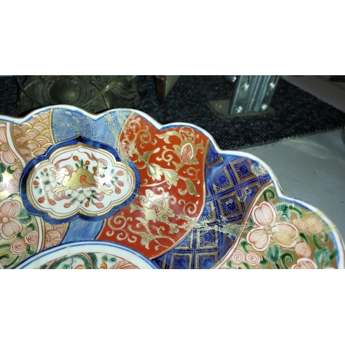 487 - 18th Century Fluted Imari Bowl. Has Been Repaired