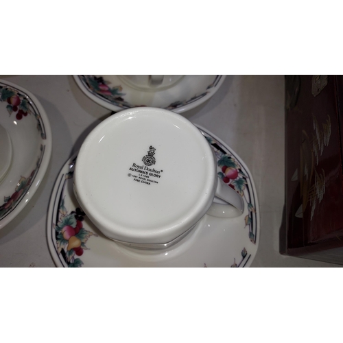 477 - Royal Doulton Autumns Glory Tea Set With 6 Cups And Saucers