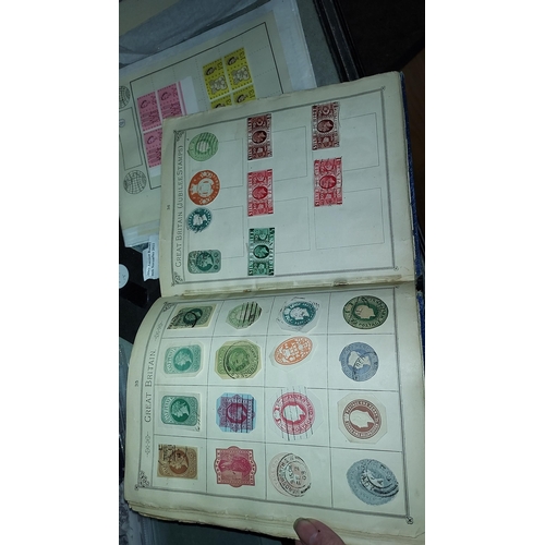 550 - Book Of World Stamps