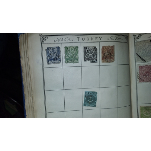 550 - Book Of World Stamps