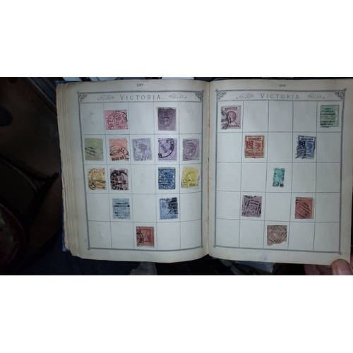 550 - Book Of World Stamps