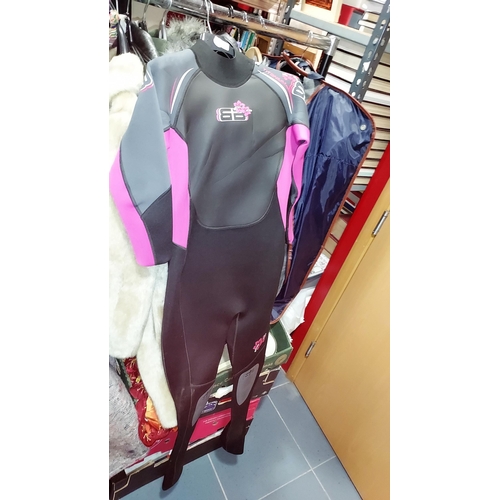 16 - Ladies Wet Suit Size 12