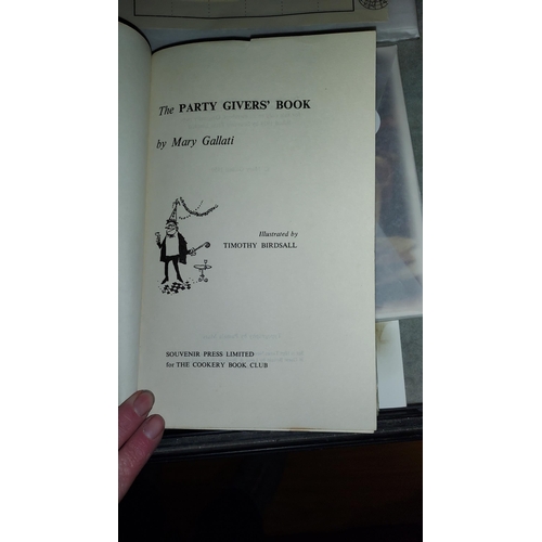 548 - Vintage 1967 The Party Givers Book